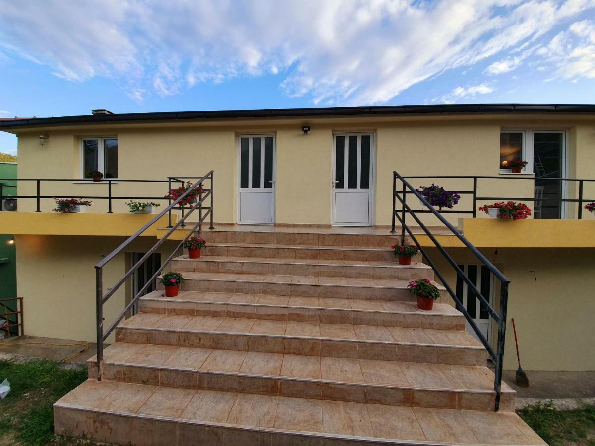 Apartments Kingfisher Virpazar Extérieur photo