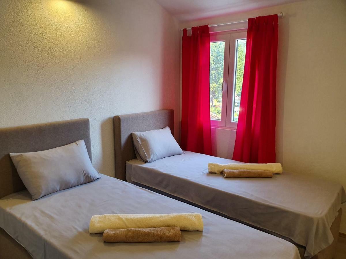 Apartments Kingfisher Virpazar Extérieur photo