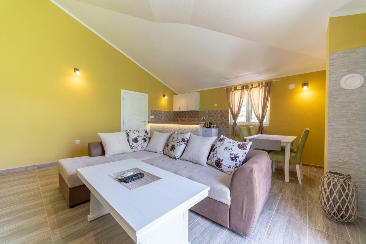 Apartments Kingfisher Virpazar Extérieur photo