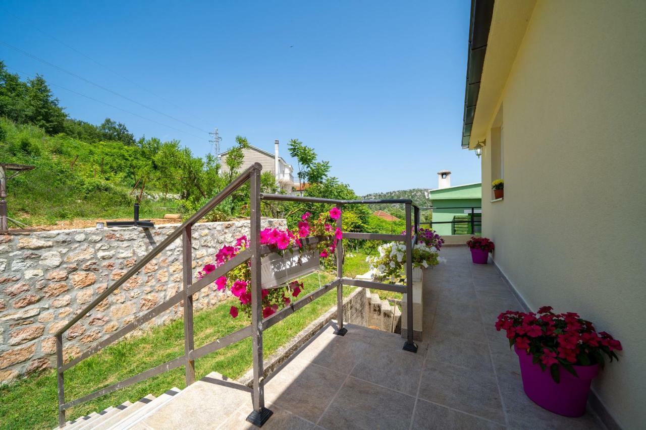Apartments Kingfisher Virpazar Extérieur photo