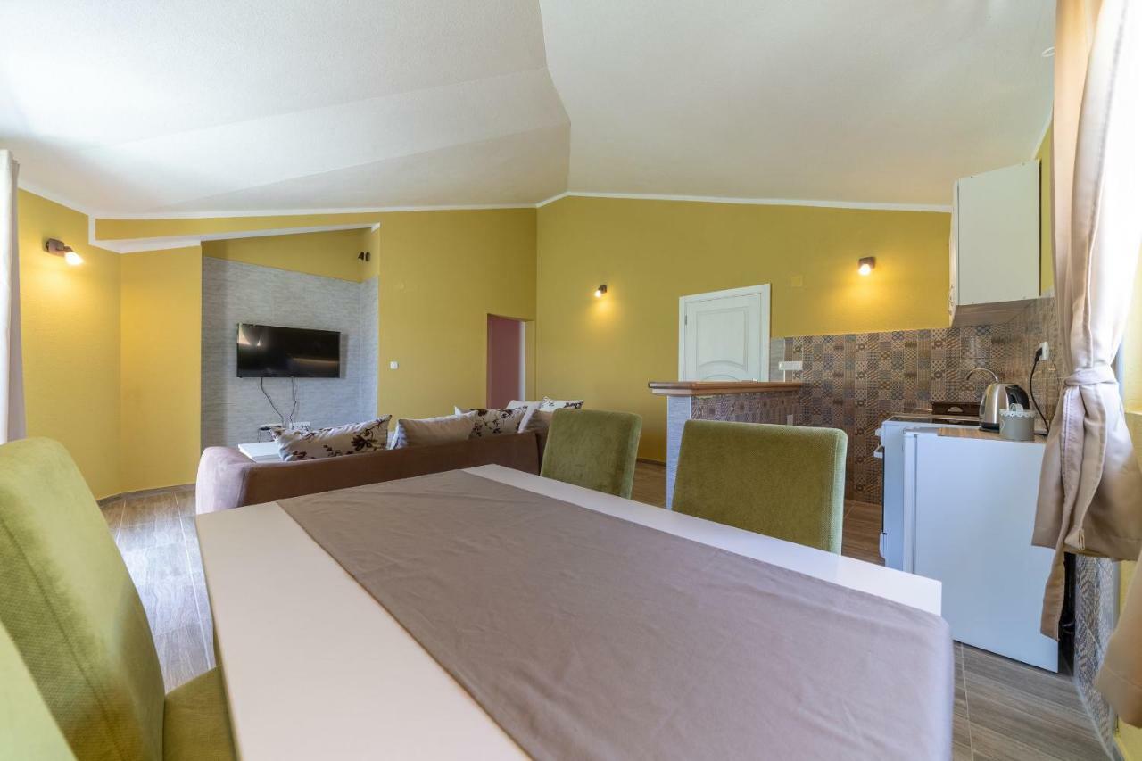 Apartments Kingfisher Virpazar Extérieur photo